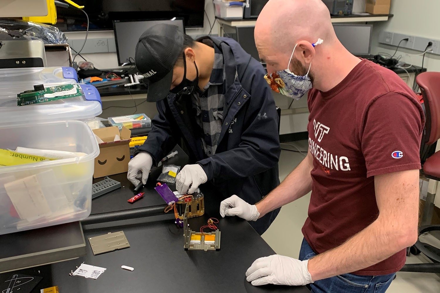 Assembly of cubesat with Minzhen and Derrick